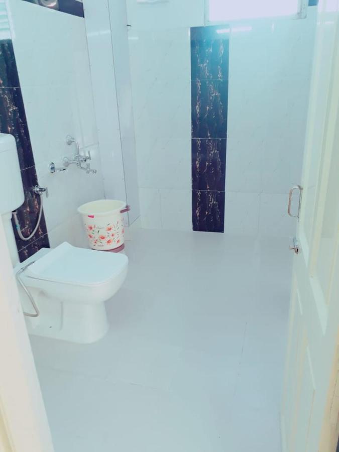 Paradise Hotel For Couples เมาท์อาบู ภายนอก รูปภาพ